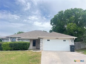 Building Photo - 4708 Bluestem Ln