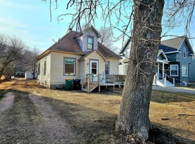 Building Photo - 232 Fremont St S