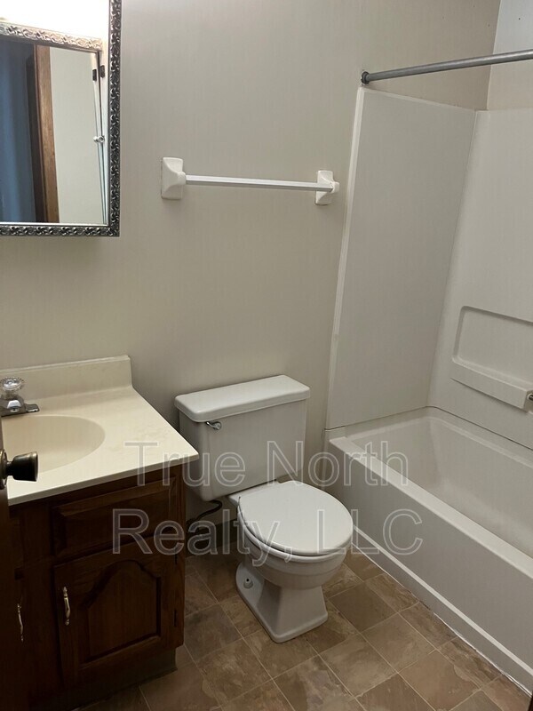 Building Photo - 2610 Sandbury Blvd