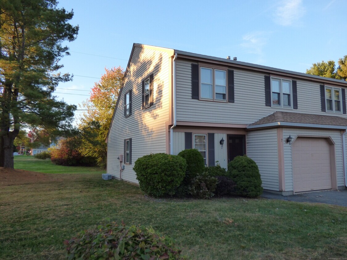 Primary Photo - 7 Butternut Ln