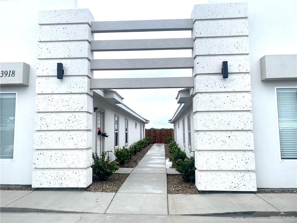 3918 Las Vistas Ln Unit 2, Weslaco, TX 78596 Condo for Rent in
