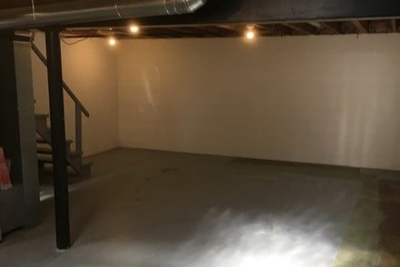 Building Photo - 2073 Ridgeview Rd