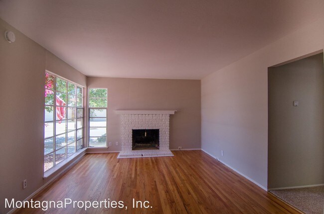 Building Photo - 4995 Kenson Dr