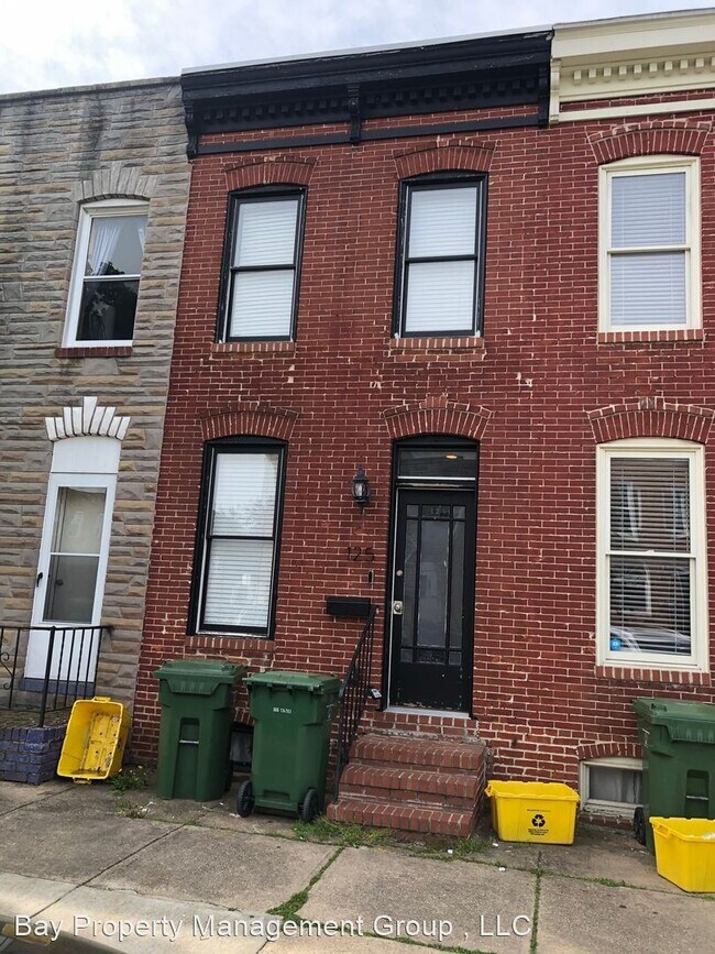 Building Photo - 2 br, 3.5 bath House - 125 W Randall St