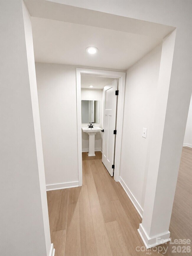 Foto del edificio - 9802 Oaklawn Blvd NW