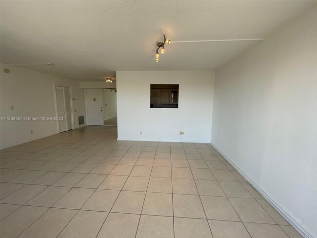 Foto del edificio - 2881 NE 33rd Ct