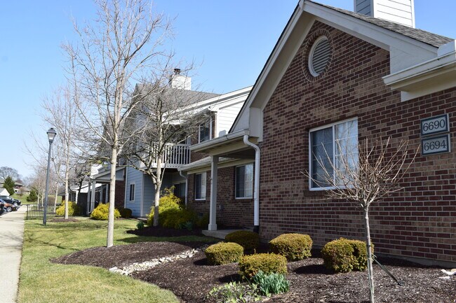 outside, Front - 6690 Wareham Ct