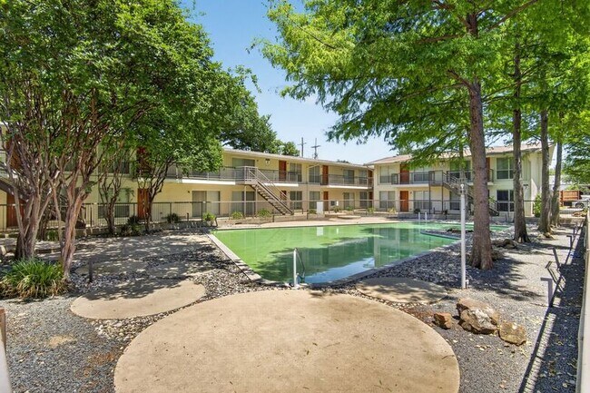 Foto del edificio - 4616 W Lovers Ln