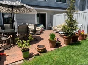 Building Photo - 50 Hubbard Ln