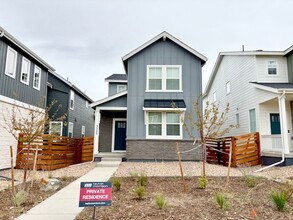 Building Photo - 3325 N Coolidge Wy