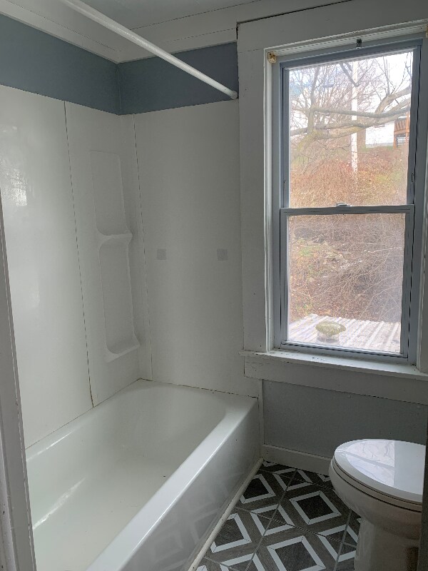 Foto del edificio - 1402 E River Rd