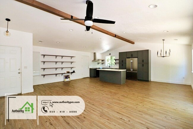 Building Photo - 2151 Hemingway St - Vaulted Ceilings | Kit...