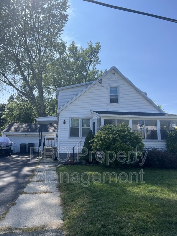 Primary Photo - 14 Leach Ave