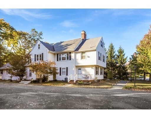Building Photo - 544 Salem St