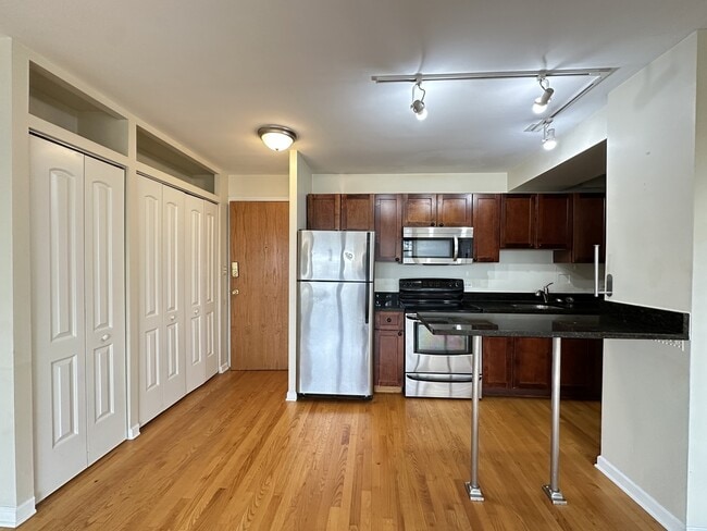 Building Photo - 4180 N Marine Dr