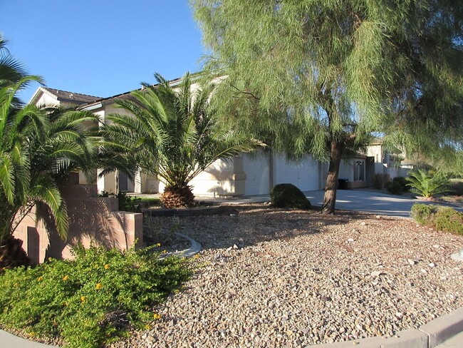 Foto del edificio - 4 BEDROOM POOL HOME IN GREEN VALLEY RANCH