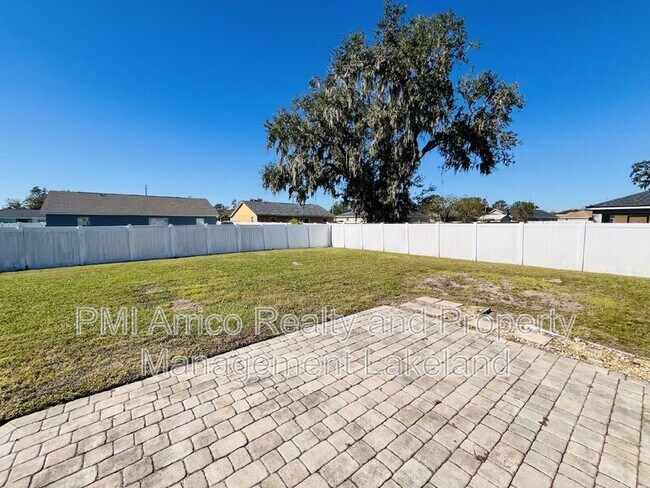 Foto del edificio - 2810 Woodland Meadows Rd