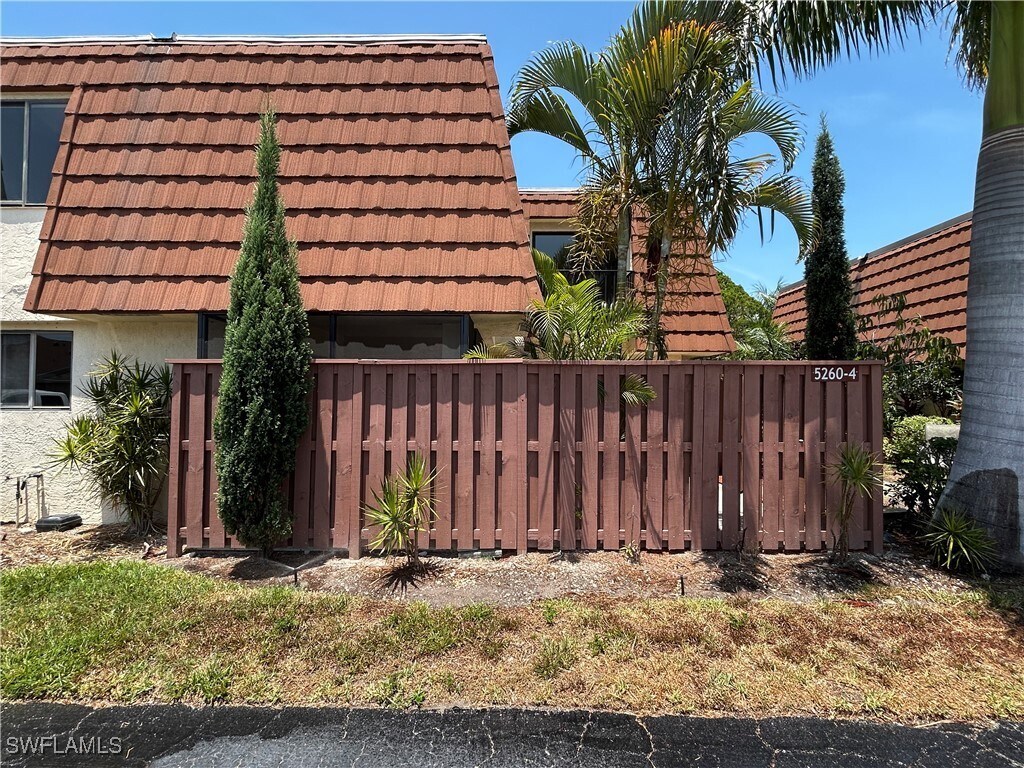 Foto principal - 5260 Cedarbend Dr