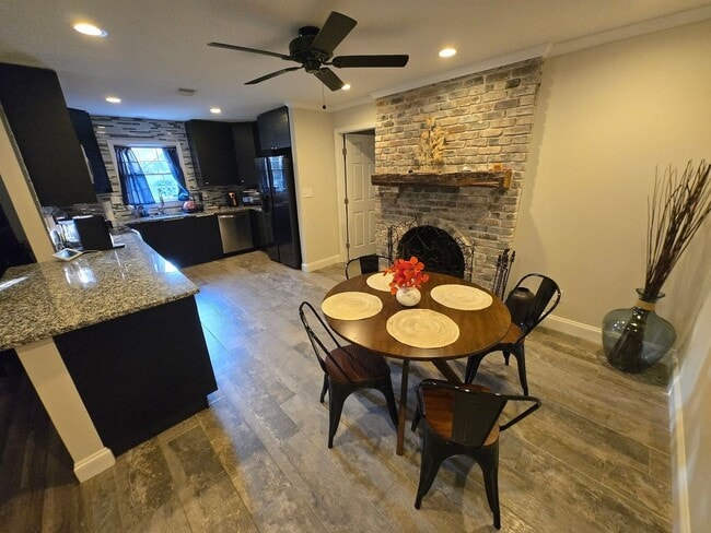Foto del edificio - Near Uptown & UNCC with Sunroom