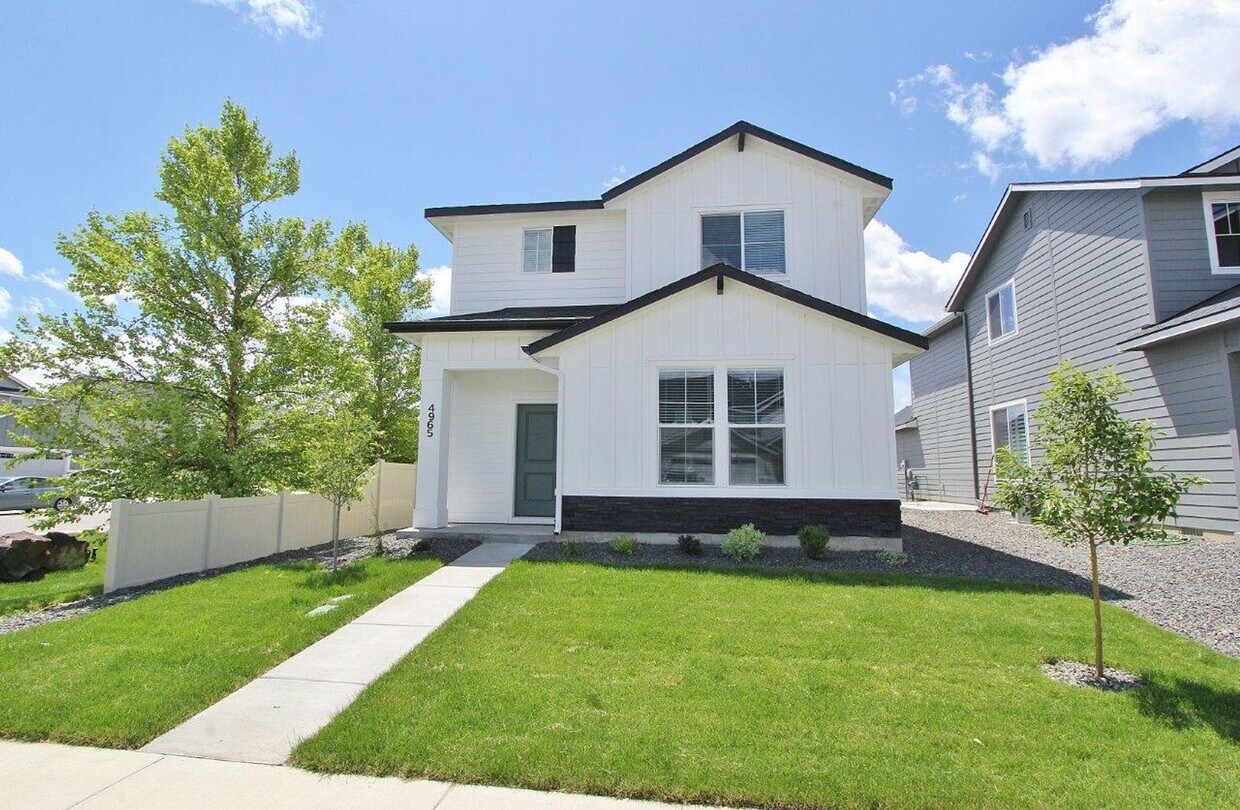 Primary Photo - Clean Home in Quiet Neighborhood