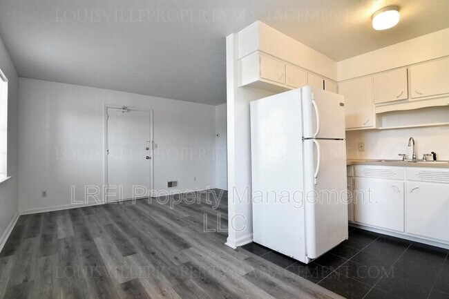Foto del edificio - 2928 Brinkey Way