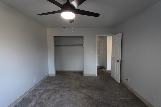 Foto del edificio - 851 Wellington Blvd