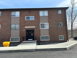 Building Photo - 20 Peddler Hill Rd
