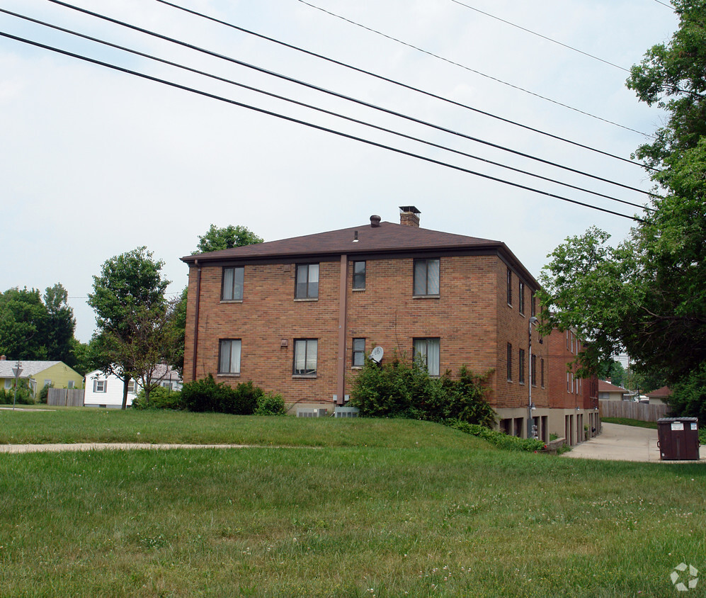 Building Photo - 660 Adams St