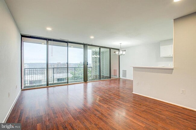 Building Photo - 16 S Van Dorn St