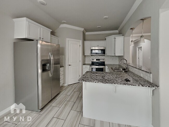 Foto del edificio - 941 Lakeview Dr