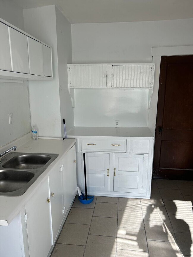 Foto del edificio - 14 Gerdon Ave