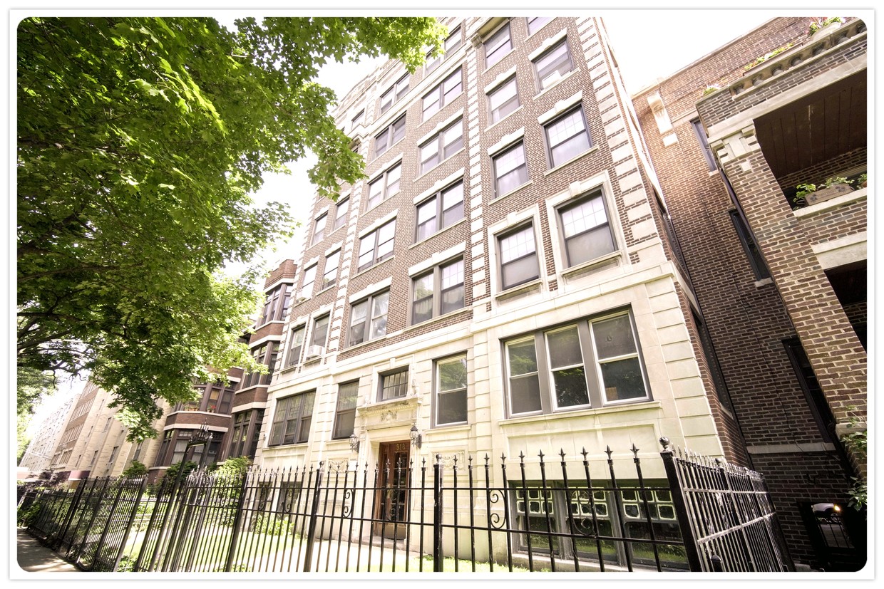 Primary Photo - 918 W Winona St