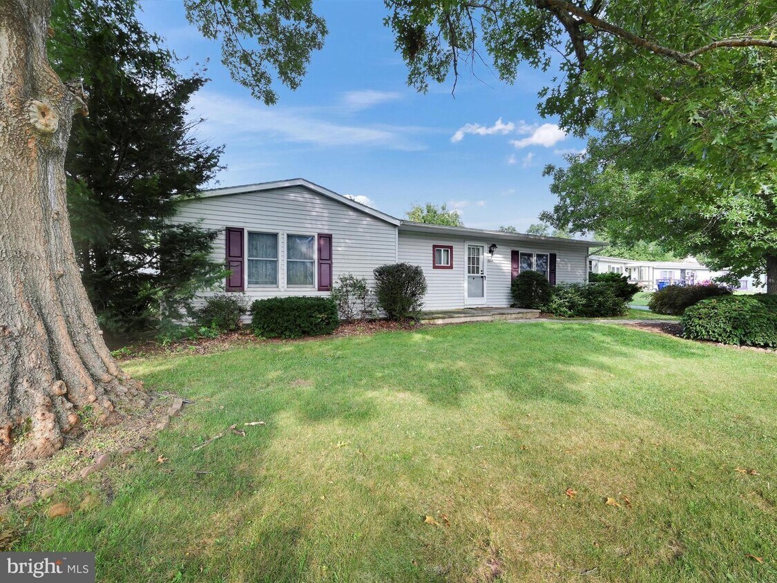 15 Bill Dr, Denver, PA 17517 House Rental in Denver, PA