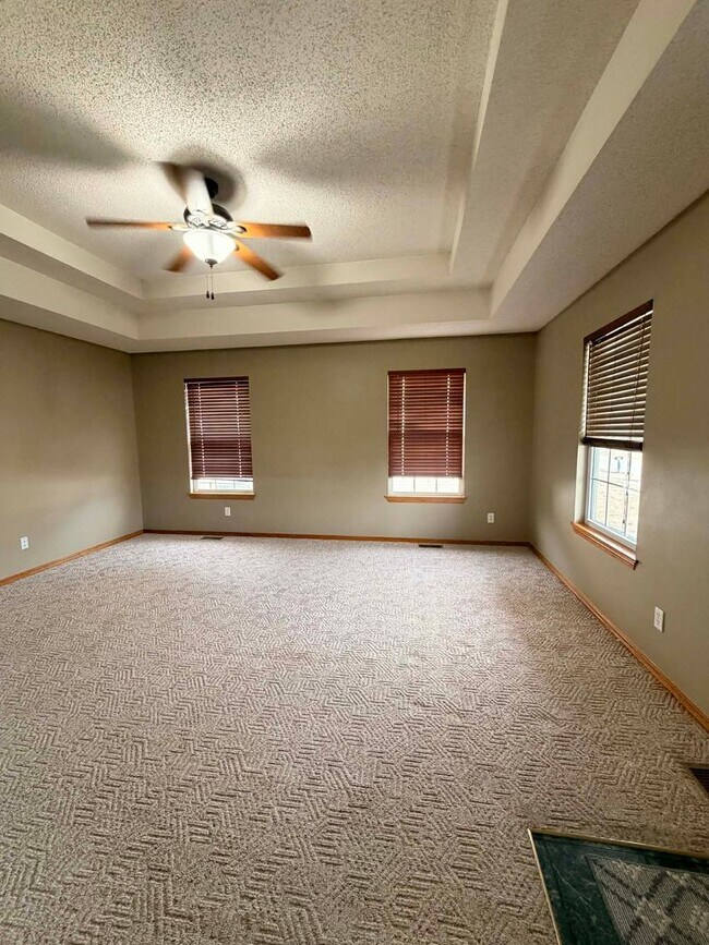 Foto del edificio - Beautiful 3 bedroom / 2 bathroom home withe fenced in yard in Webb City MO!!!!