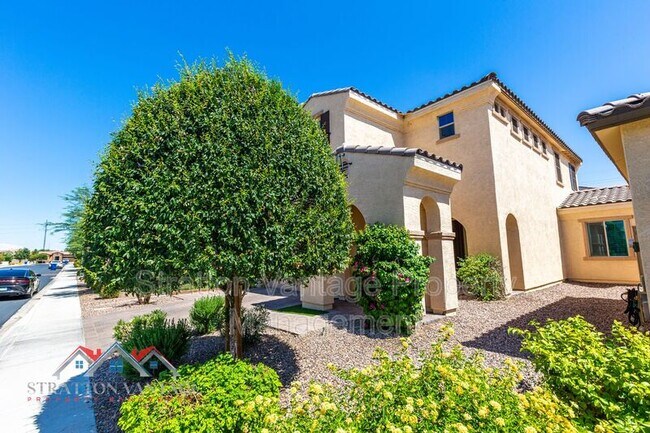 Building Photo - 2833 E Ebony Dr