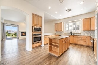 Building Photo - 904 Pont Chartrain Dr