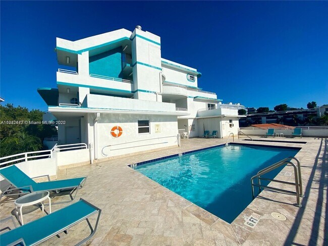 Foto del edificio - 9156 Collins Ave