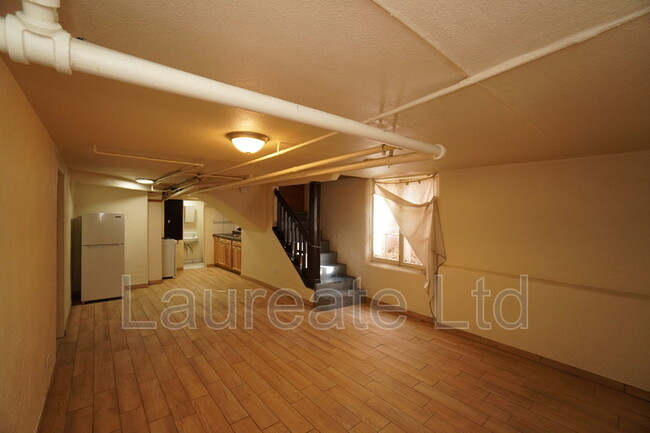 Building Photo - 834 N Clarkson St
