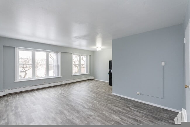 Building Photo - 7333 N Ridge Blvd