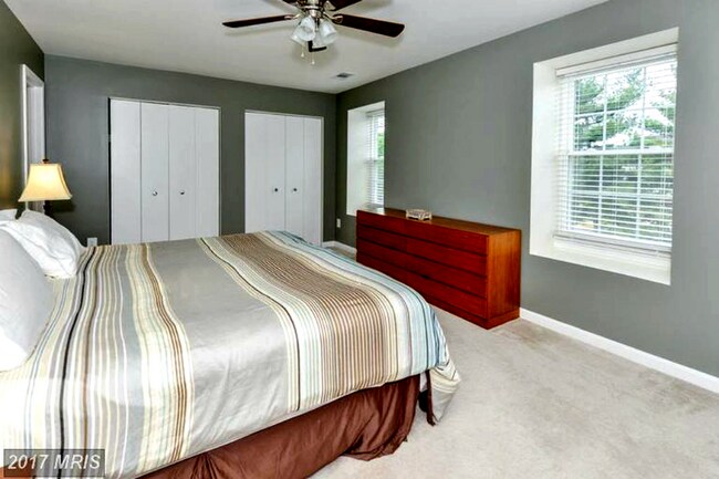 Building Photo - 3348 Oakshade Ct