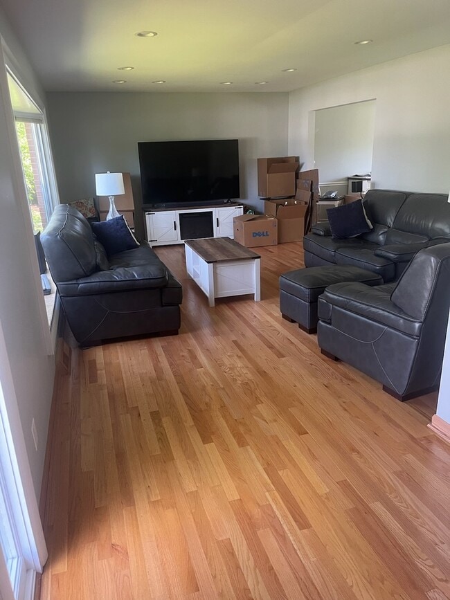 Building Photo - 2243 Elm Ridge Dr