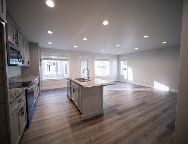 Foto del edificio - 2782 W 4140 S