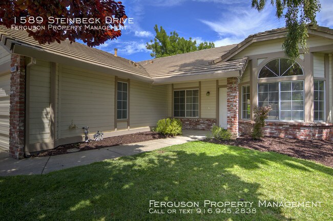 Building Photo - Rare Three Bedroom with a Three Car Garage