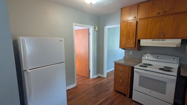Building Photo - 2 bedroom, 1 bath house