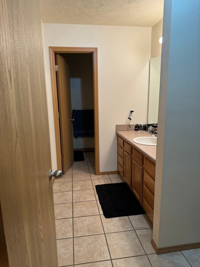 Foto del edificio - 1173-1177 N. Westwood