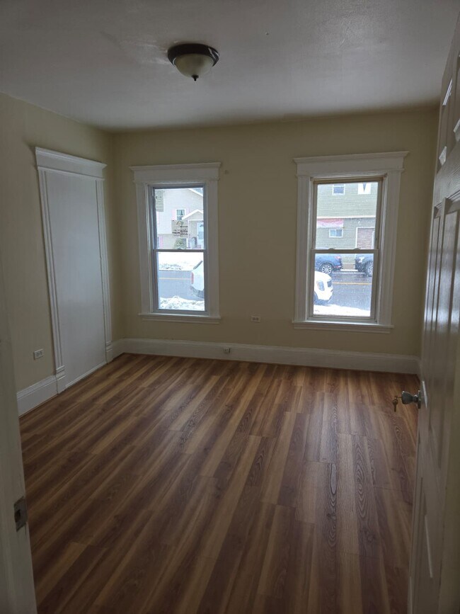 Foto del edificio - 705-09 South Ave