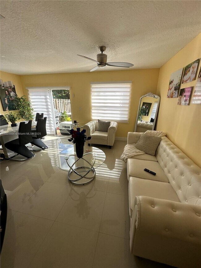 Foto del edificio - 14303 SW 96th St