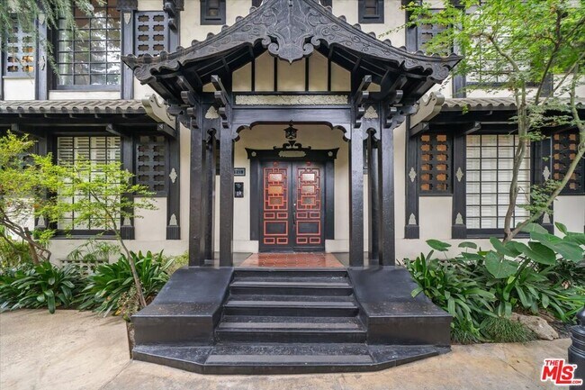 Foto del edificio - 1218 N La Cienega Blvd
