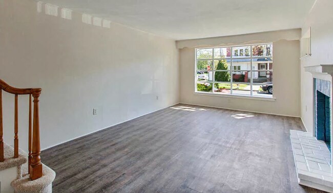 Building Photo - 229 E Fourth street