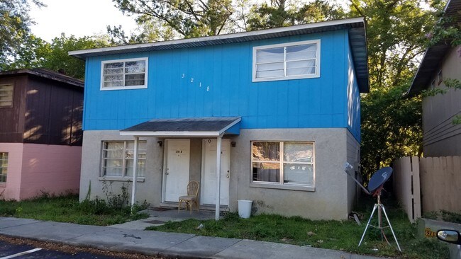 Building Photo - 3119 SW 26th Dr
